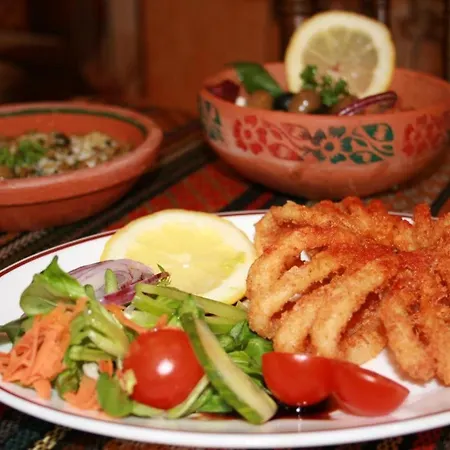An Exquisite Deluxe In A - Free Parking - With Access To Resturant - Shisha Bar- Wine Bar شقة فندقية ليدز