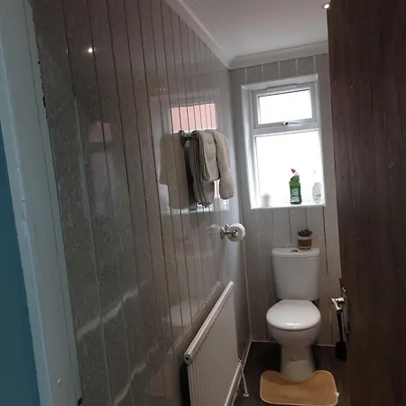 Aparthotel An Exquisite Deluxe In A - Free Parking - With Access To Resturant - Shisha Bar- Wine Bar Leeds (West Yorkshire)