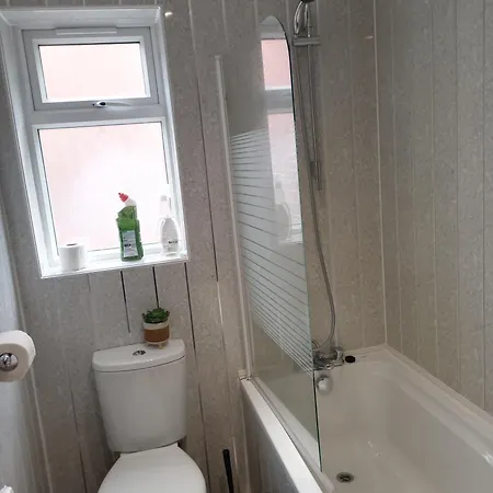 An Exquisite Deluxe In A - Free Parking - With Access To Resturant - Shisha Bar- Wine Bar Leeds (West Yorkshire)