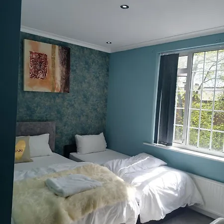 An Exquisite Deluxe In A - Free Parking - With Access To Resturant - Shisha Bar- Wine Bar * Leeds (West Yorkshire)