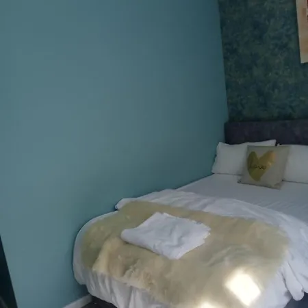 An Exquisite Deluxe In A - Free Parking - With Access To Resturant - Shisha Bar- Wine Bar Leeds (West Yorkshire)