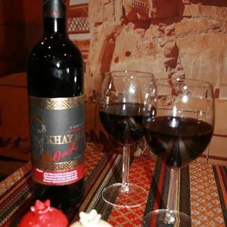 An Exquisite Deluxe In A - Free Parking - With Access To Resturant - Shisha Bar- Wine Bar Aparthotel