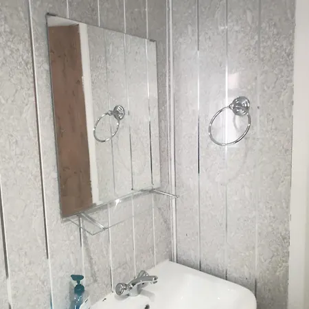 An Exquisite Deluxe In A - Free Parking - With Access To Resturant - Shisha Bar- Wine Bar Leeds (West Yorkshire)