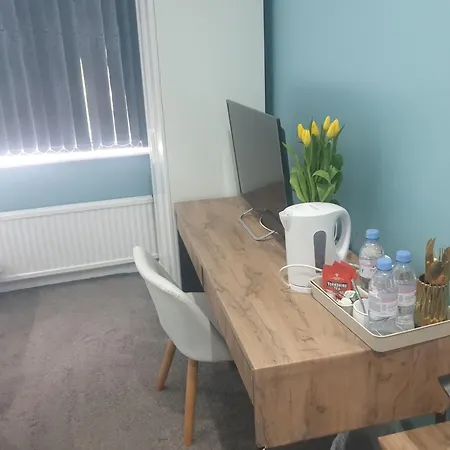An Exquisite Deluxe In A - Free Parking - With Access To Resturant - Shisha Bar- Wine Bar * Leeds (West Yorkshire)