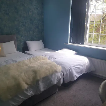 Aparthotel An Exquisite Deluxe In A - Free Parking - With Access To Resturant - Shisha Bar- Wine Bar Leeds (West Yorkshire)